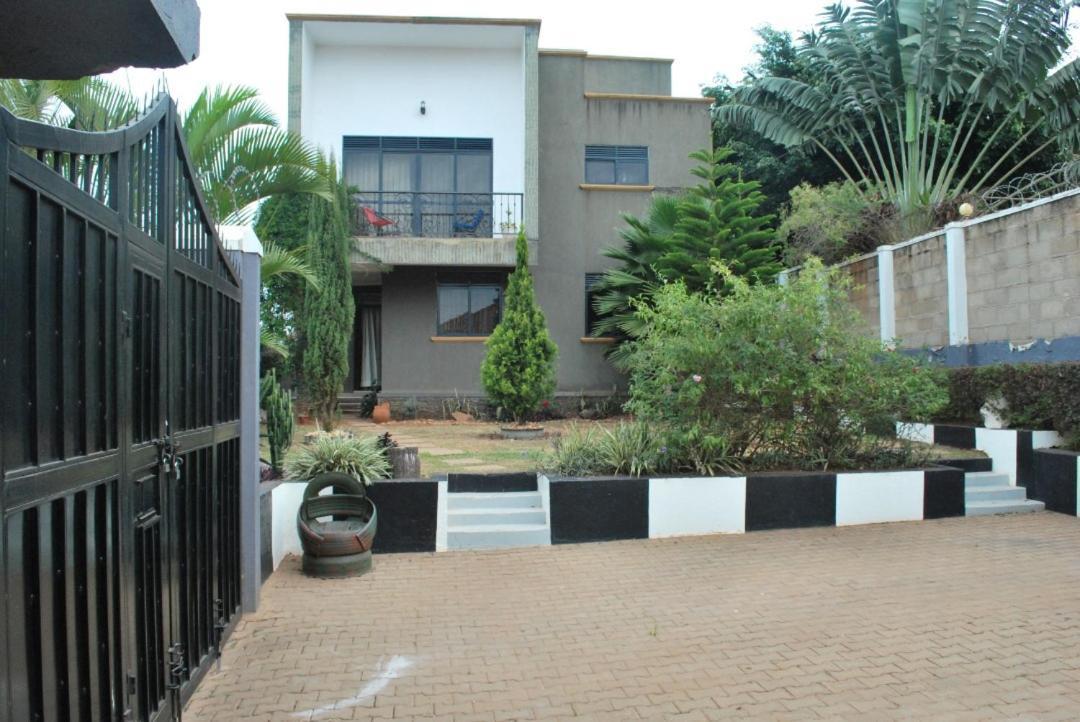 Jacuzzi City Home Kampala Exterior foto